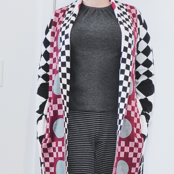 Colorful Geometric Patterned Cardigan - Picture 2 of 8
